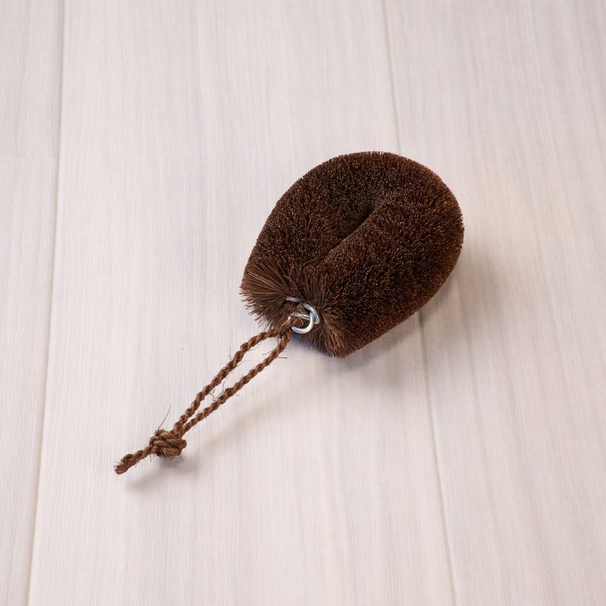 Shuro Tawashi (Palm Fiber Scrubbing Brush) Medium Size (Standard Type)
