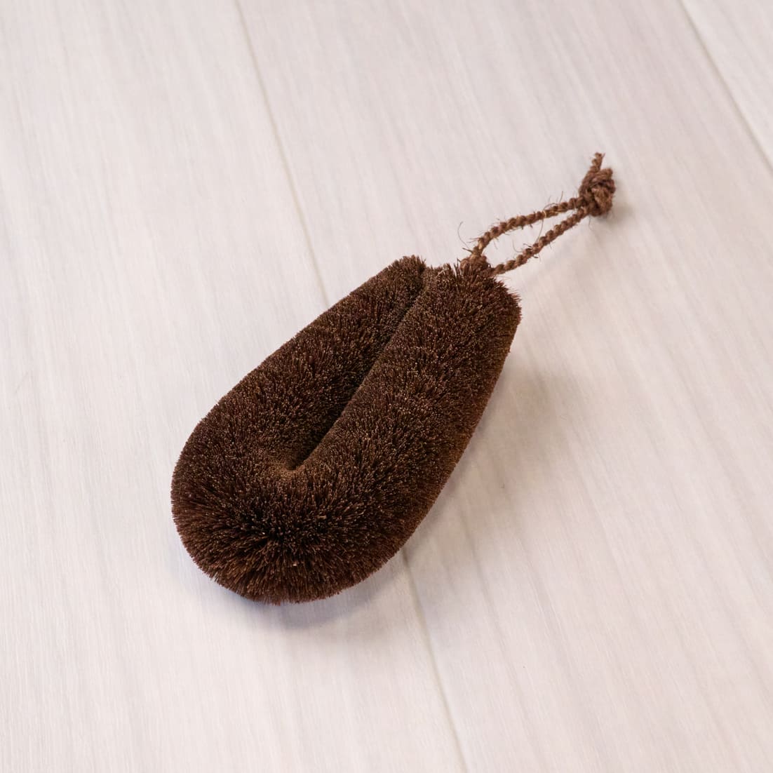 Shuro Tawashi (Palm Fiber Scrubbing Brush) Long Type (Medium Size)